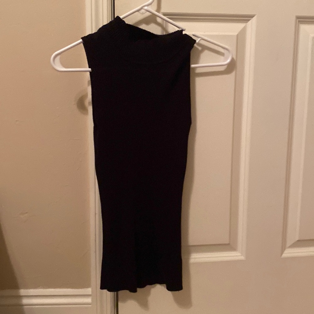 Half turtle neck sleeveless shirt light weight